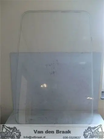 Renault Trafic 1981-1989 Achterruit links in achterdeur
