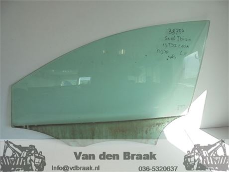 Seat Ibiza 5 deurs 2008-2015 Portierruit links voor