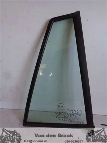 Skoda Fabia Combi 2001-2008 Scheerruit rechts achter