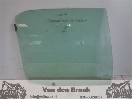 Peugeot 306 Break 1997-2002 Portierruit rechts achter