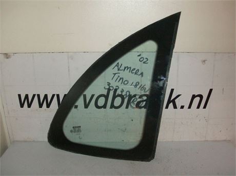 Nissan Almera Tino 2000-2003 Plakruit rechtsachter