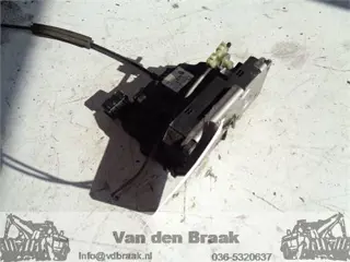 Opel Corsa 3 drs 2006-2015 Deurslot rechts met CV