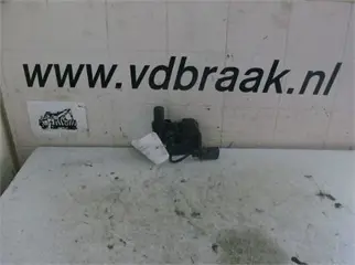 Audi A1 2010-2015 Slotmechaniek motorkap links