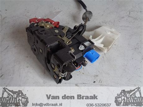 Volkswagen Touran 2003-2015 Deurslot links achter