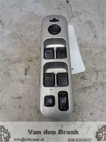 Suzuki Liana 2001-2007 Elec. raamschakelaar links voor