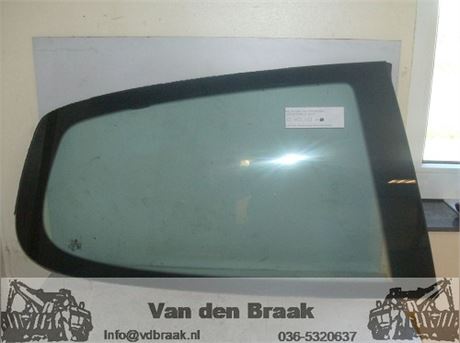 Volkswagen Golf 3 drs 2008-2012 Zijruit rechts achter