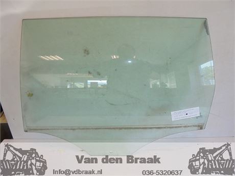 Volkswagen Passat Variant 2005-2010 Portierruit links achter