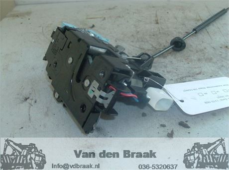 Skoda Octavia 2009-2013 Deurslot links voor