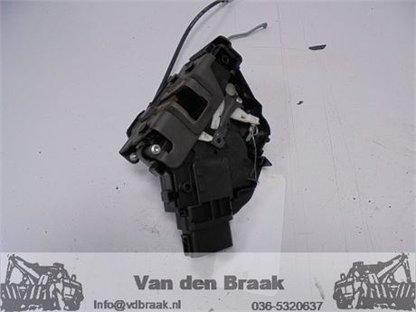 Ford Focus 5 drs Hatchback 2008-2011 Deurslot links voor