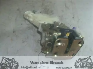 Nissan X-Trail 2004-2007 Deurslot rechts achter