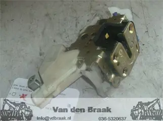 Nissan X-Trail 2004-2007 Deurslot rechts voor