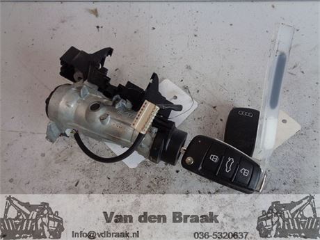 Audi A3 Sportback 2016-2020 Kontaktslot