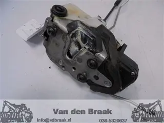 Opel Astra Tourer 2010-2016 Deurslot rechtsachter