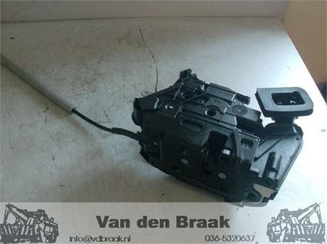 Skoda Octavia 2013-2017 Deurslot rechts voor