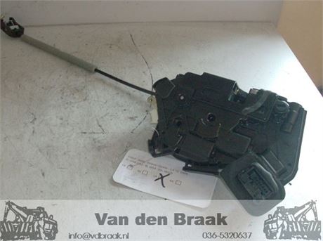 Skoda Octavia Combi 2013-2017 Deurslot links achter