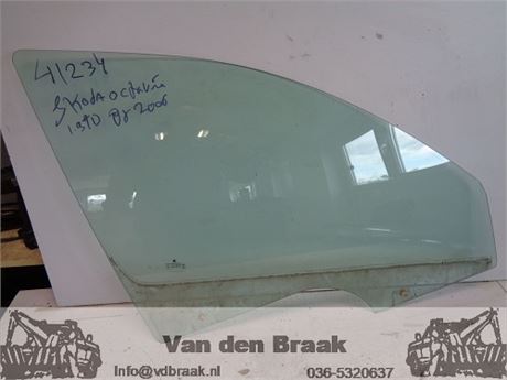 Skoda Octavia Combi 2005-2013 Rechts voor portierruit