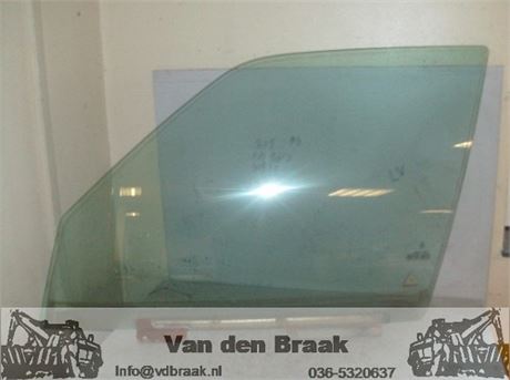 Peugeot 205 5drs 1983-1998 Portierruit links voor