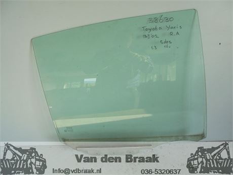 Toyota Yaris 5 drs 1999-2005 Portierruit rechts achter