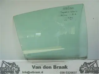 Toyota Yaris 5 drs 1999-2005 Portierruit rechts achter