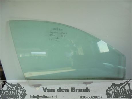 Toyota Yaris 5 drs 1999-2005 Portierruit rechts voor