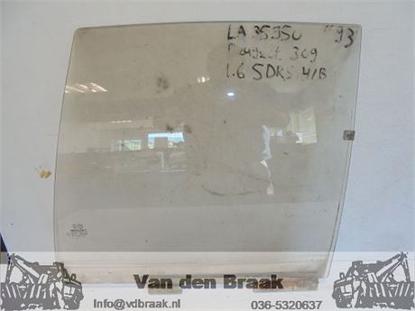 Peugeot 309 5 drs Hb 1989-1993 Portierruit links achter