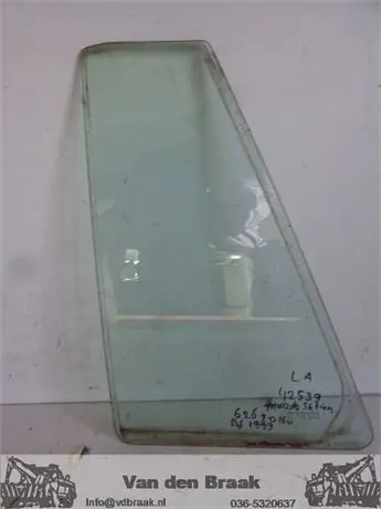 Mazda 626 Combi 1998-2002 Scheerruit links achter