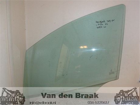 Peugeot 307 SW 2002-2009 Portierruit links voor