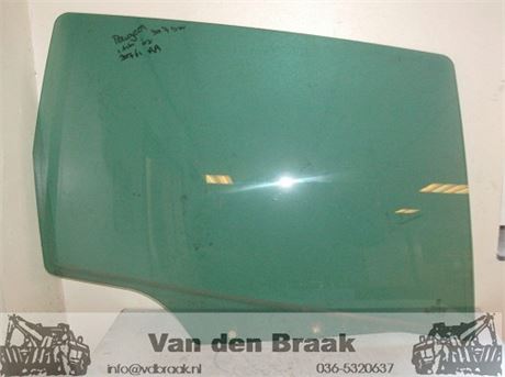 Peugeot 307 SW 2002-2008 Portierruit rechts achter