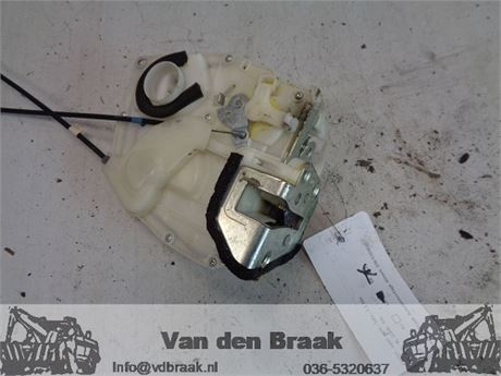 Opel Agila 2008-2015 Links achter deurslot met cv