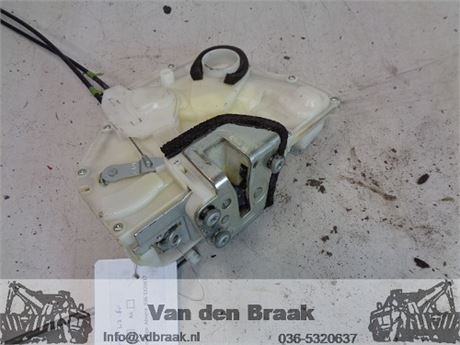 Opel Agila 2008-2015 Rechts voor deurslot met cv