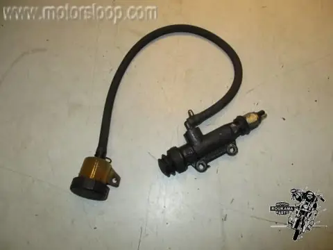 Aprilia Pegaso 650 Rempomp achter