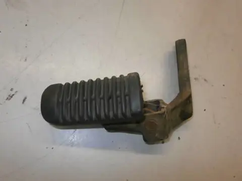 Aprilia Pegaso 650 Step links voor