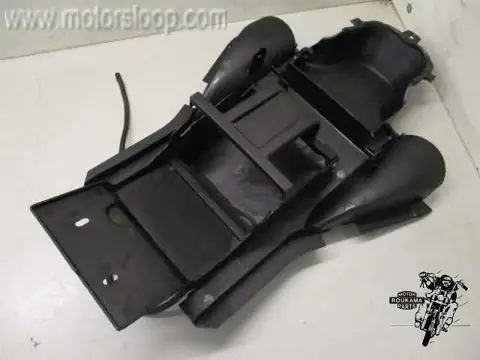 Aprilia RST1000(PW003) Binnenspatbord