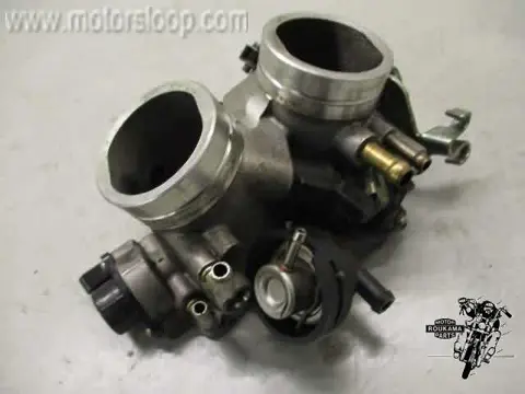 Aprilia RST1000(PW003) Gasklephuis