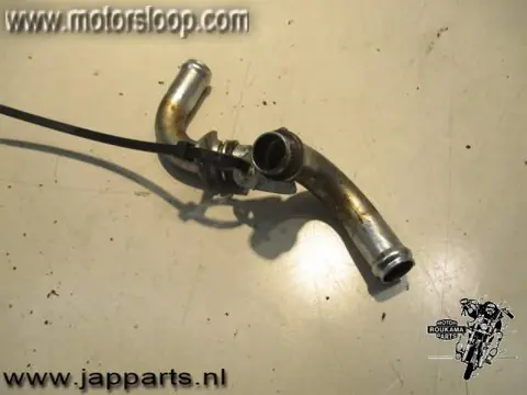Honda CB-1(NC27) Koelleiding aansluiting