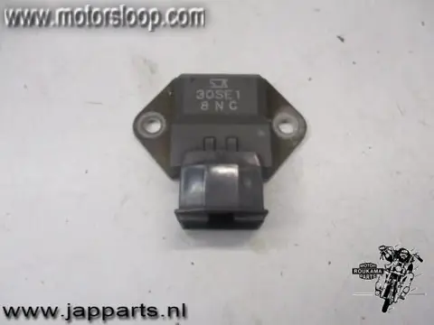 Honda CB-1(NC27) Spanningsregelaar aftermarket