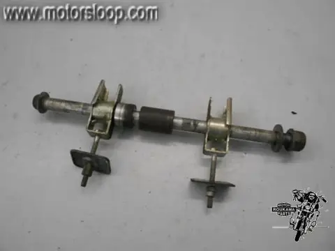 Honda CB250(MC26) Achterwiel as