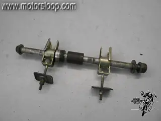 Honda CB250(MC26) Achterwiel as