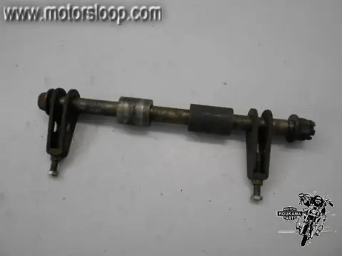 Honda CB400N Achterwiel as met toebehoren