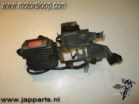 Honda CB450SC Spanningsregelaar met bracket