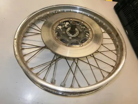 Honda CB550K Voorwiel compleet met schijf en as