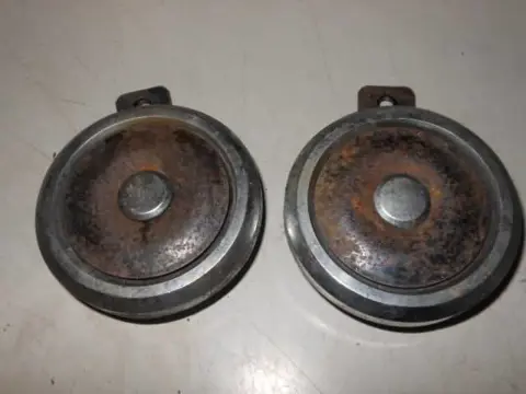 Honda CB650SC(RC13) Claxons set 38110-ME5-650