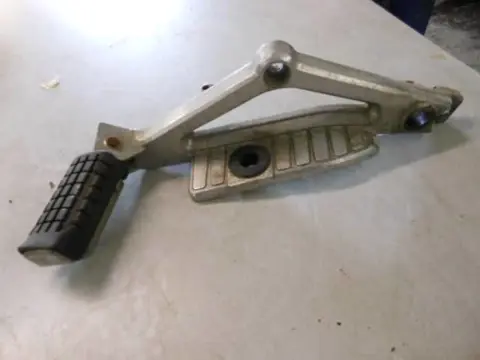 Honda CB650SC(RC13) Schetsplaat rechts met voetstep 50620-ME5-00