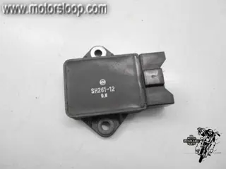 Honda CB750(RC38) Spanningsregelaar
