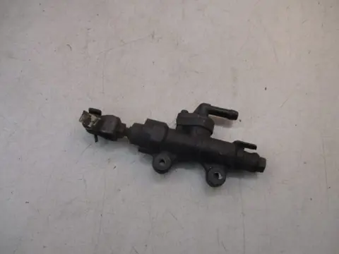 Honda CBF500(PC39A) Rempomp achter 43510-MER-D01