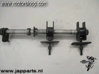 Honda CBF600S(PC38) Achterwiel as