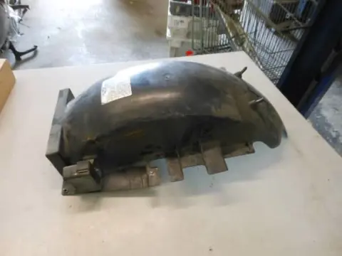 Honda CBR1000(SC24) Binnenspatbord 80200-MS2-000