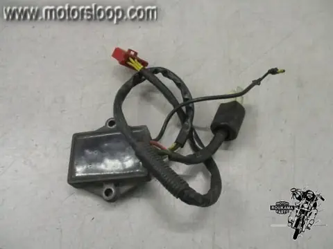 Honda CBR1000F(SC21) Spanningsregelaar 2