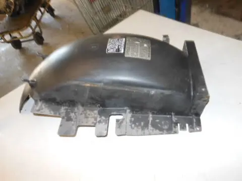 Honda CBR1000F(SC24) Binnenspatbord 80200-MS2-660