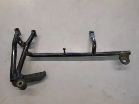 Honda CBR600F(PC19) Voetstephouder rechts achter 50750-MN4-770